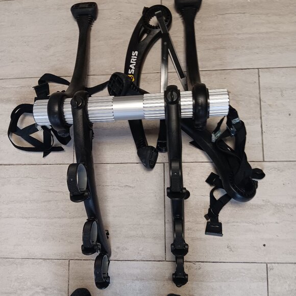 Saris car bike rack holds 2 bikes - Picture 1 of 1